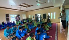 Edukasi Generasi Cerdas, Polsek Belakang Padang Sosialisasi Tertib Berlalu Lintas dan Studi Lanjut ke MTsN 2 Batam. Foto: INIKEPRI.COM/Polsek Belakang Padang 