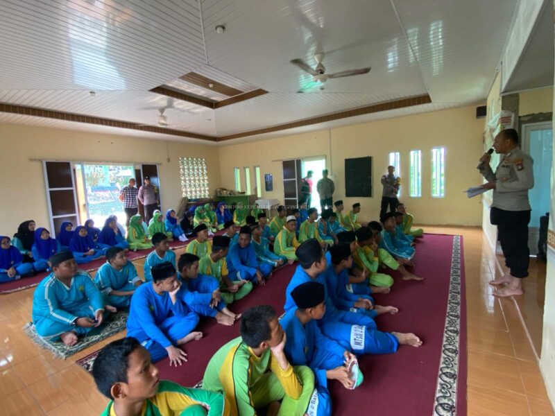 Edukasi Generasi Cerdas, Polsek Belakang Padang Sosialisasi Tertib Berlalu Lintas dan Studi Lanjut ke MTsN 2 Batam. Foto: INIKEPRI.COM/Polsek Belakang Padang 