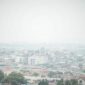 Kota Batam diselimuti kabut asap akibat karhutla. Foto: Istimewa 