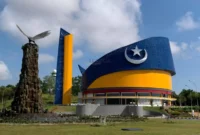 Masjid Tanjak, salah satu landmark Kota Batam. Foto: Istimewa 