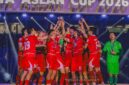 Timnas Indonesia mengangkat tropi. Foto: timnas Indonesia 
