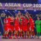 Timnas Indonesia mengangkat tropi. Foto: timnas Indonesia 