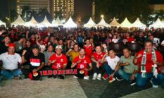 Garuda Juara, Dataran Engku Putri Bergemuruh: Amsakar Rayakan Kemenangan Bersama Warga