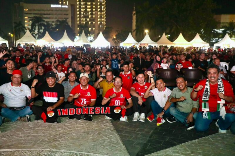 Nobar Timnas Indonesia di Engku Putri. Foto: INIKEPRI.COM/Media Center Batam
