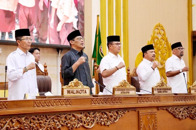 Rapat paripurna di Ruang Sidang Utama DPRD Kota Batam. Foto: INIKEPRI.COM/Media Center Batam 
