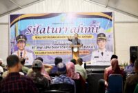 Wali Kota Batam, Amsakar Achmad, menyerap aspirasi masyarakat sekaligus memaparkan capaian program prioritas Pemerintah Kota (Pemko) Batam saat silaturahmi bersama RT, RW, Lembaga Pemberdayaan Masyarakat (LPM), dan tokoh masyarakat Kecamatan Sungai Beduk, Kamis (8/10/2026) malam. Foto: INIKEPRI.COM/Media Center Batam 