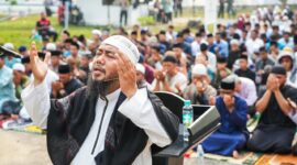 Badan Pengusahaan Batam (BP Batam) melalui Direktorat Badan Usaha SPAM dan Pengolahan Limbah menggelar pelaksanaan Shalat Istisqa bersama masyarakat Kota Batam di area Waduk Nongsa. Foto: INIKEPRI.COM/BP Batam 
