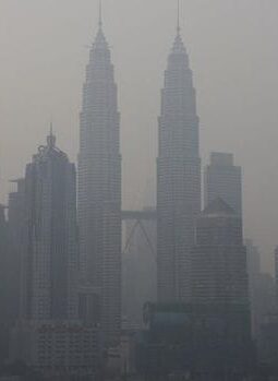 Kabut Asap Karhutla RI Memburuk, Sejumlah Sekolah di Malaysia Ditutup