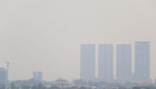 Kota Batam diselimuti kabut asap. Foto: INIKEPRI.COM