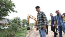 Wali Kota Batam Amsakar Achmad meninjau SD Negeri 013 Sekupang. Foto: INIKEPRI.COM/Media Center Batam 