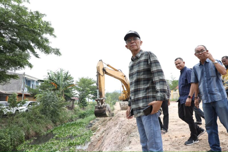 Wali Kota Batam Amsakar Achmad meninjau SD Negeri 013 Sekupang. Foto: INIKEPRI.COM/Media Center Batam