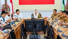 Kegiatan serah terima hibah barang milik negara (BMN) berupa pembangunan Jaringan Irigasi Air Tanah (JIAT) di Kabupaten Natuna sekaligus sinkronisasi program dan kegiatan BWS Sumatera IV untuk periode 2027–2029, berlangsung di Ruang Rapat Lantai II Kantor Bupati Natuna, Senin (26/10/2026). Foto: INIKEPRI.COM/NatunaKab 