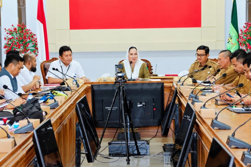 Kegiatan serah terima hibah barang milik negara (BMN) berupa pembangunan Jaringan Irigasi Air Tanah (JIAT) di Kabupaten Natuna sekaligus sinkronisasi program dan kegiatan BWS Sumatera IV untuk periode 2027–2029, berlangsung di Ruang Rapat Lantai II Kantor Bupati Natuna, Senin (26/10/2026). Foto: INIKEPRI.COM/NatunaKab 