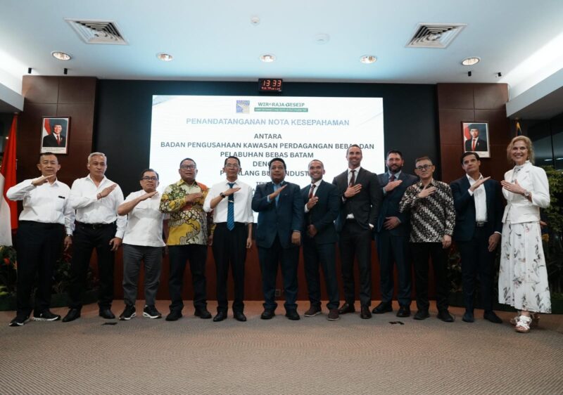 Badan Pengusahaan Batam (BP Batam) menandatangani Nota Kesepakatan dengan PT Galang Bumi Industri terkait pembangunan, pengembangan, dan pengelolaan Proyek Strategis Nasional (PSN) Kawasan Industri Wiraraja Green Renewable Energy & Smart-Eco Industrial Park. Foto: INIKEPRI.COM/BP Batam