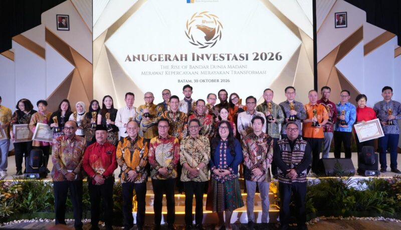 BP Batam memberikan apresiasi kepada sejumlah investor dan pelaku usaha melalui penyelenggaraan Anugerah Investasi 2026. Foto: INIKEPRI.COM/BP Batam