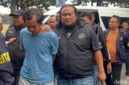 Dwi Bagus Martono, pelaku pembunuhan wanita bernama Dini Hardiyanti (30) serta anaknya laki-laki berinisial AGEF (4) asal Kabupaten Bogor saat dibawa ke Ditreskrimum Polda Jatim. Foto: Istimewa