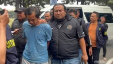 Dwi Bagus Martono, pelaku pembunuhan wanita bernama Dini Hardiyanti (30) serta anaknya laki-laki berinisial AGEF (4) asal Kabupaten Bogor saat dibawa ke Ditreskrimum Polda Jatim. Foto: Istimewa